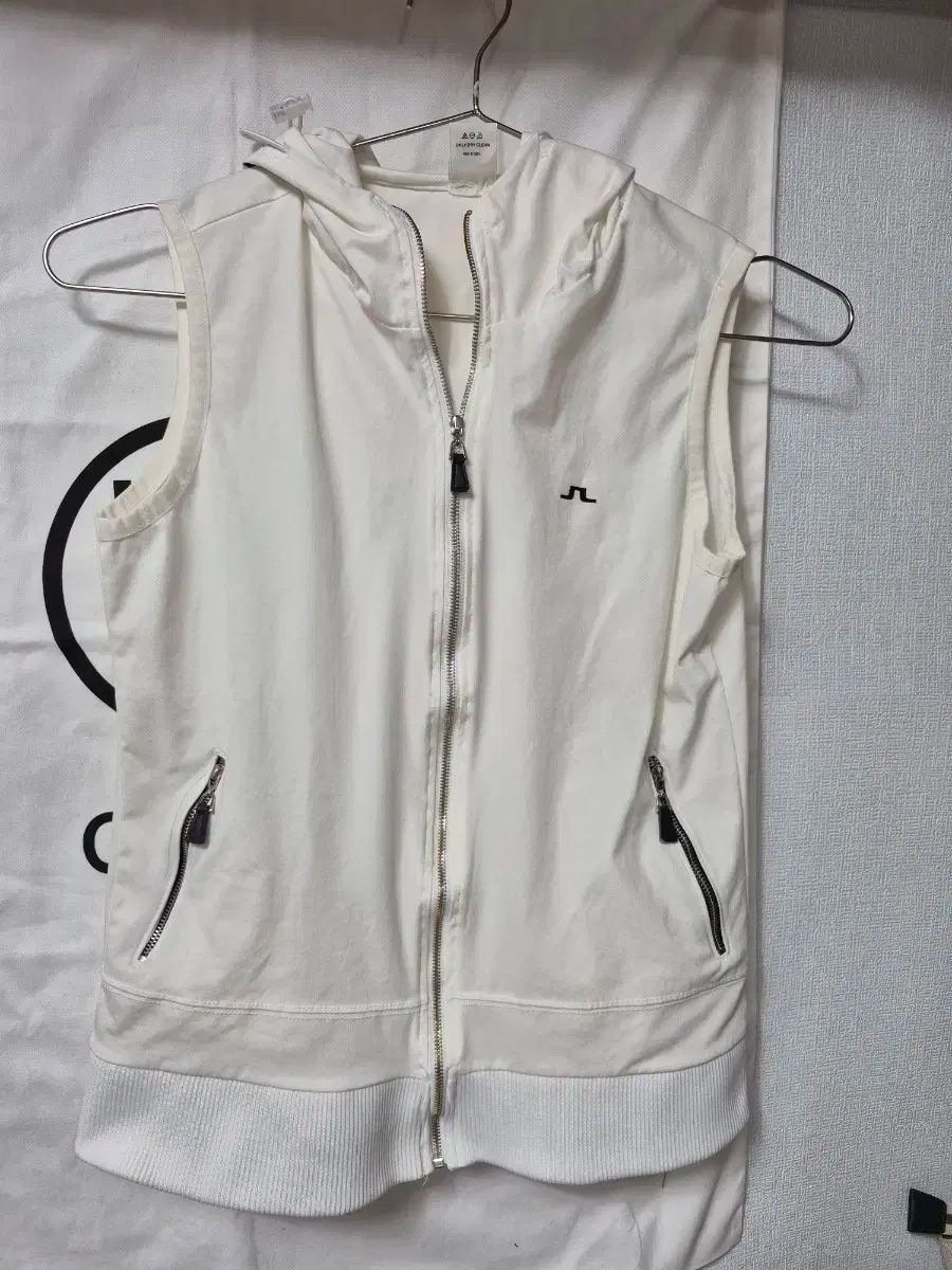 J Lindeberg ゴルフ 白 WHO フード ベスト M