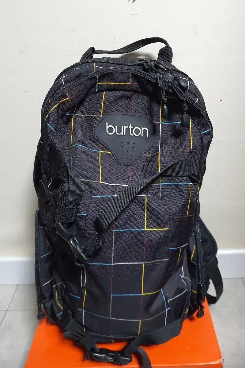 Burton ボタン バックパック