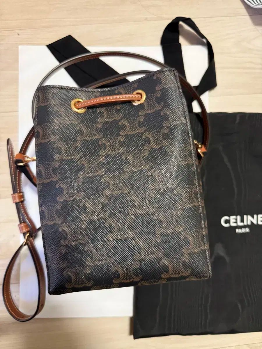 ☆安心の全品国内発送！ Celine セリーヌ マイクロ セーラー