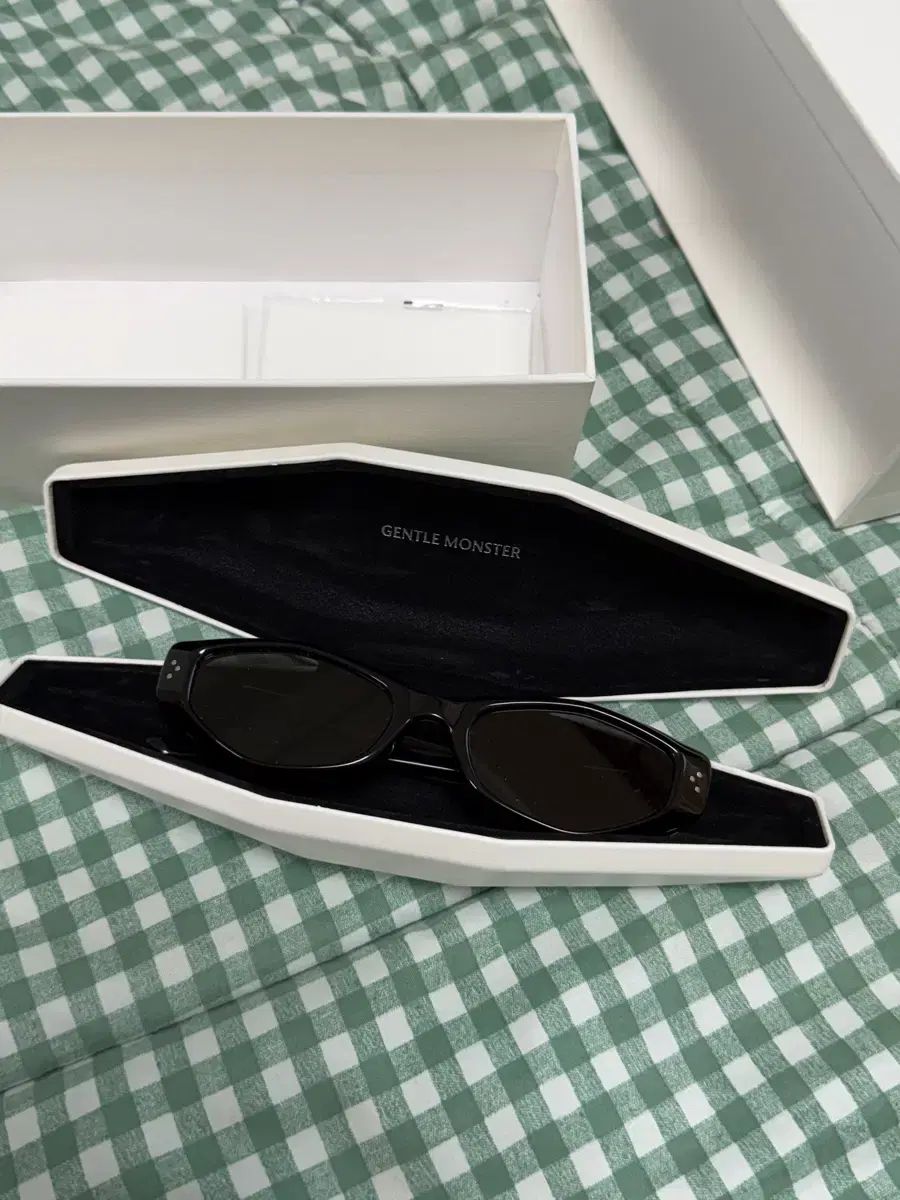 GENTLE MONSTER ジェントルモンスター ルビー半 サングラス