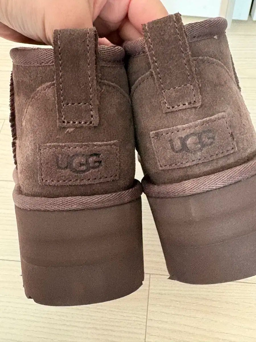 アグ UGG ウルトラ ミニ フラットフォーム 230 アメリカ版