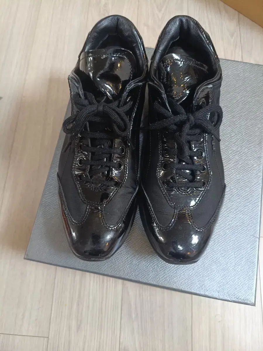 37 PRADA プラダ スポーツ エナメル ブラック スニーカー フルセット 235 245