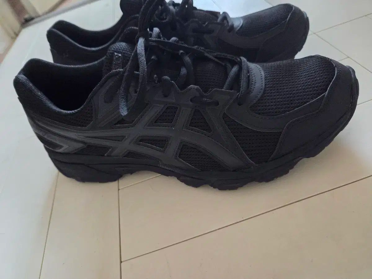 アシックス ジョグ 100t ブラック 4e 290サイズ
