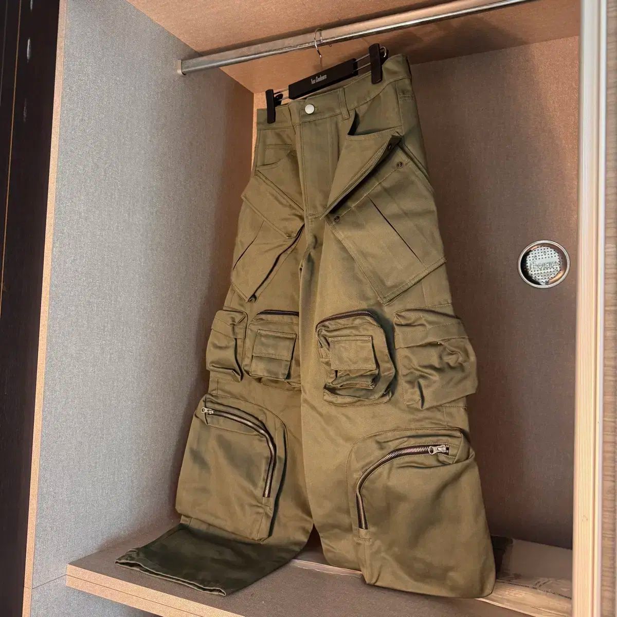 1サイズ Nonnod メカニック カーキ パンツ