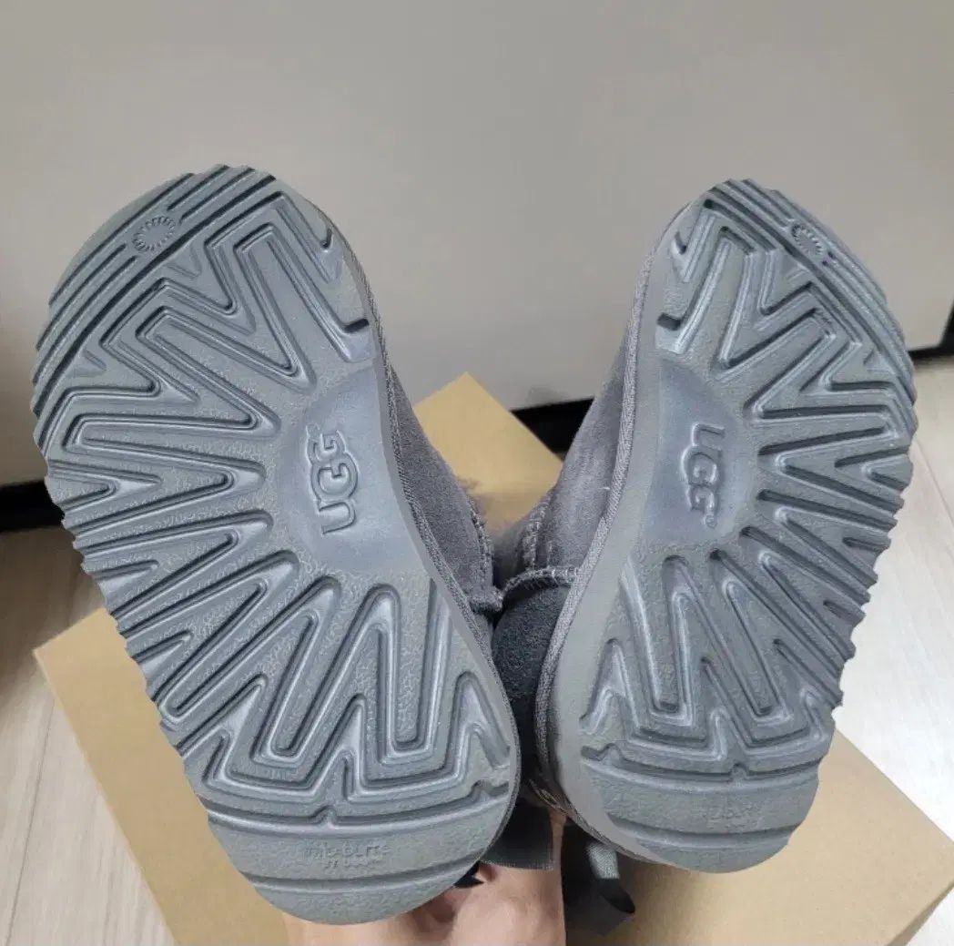  UGG アメリカ アグ ベイリーボウ2 キッズ リボン ブーツ その他 キッズシューズ