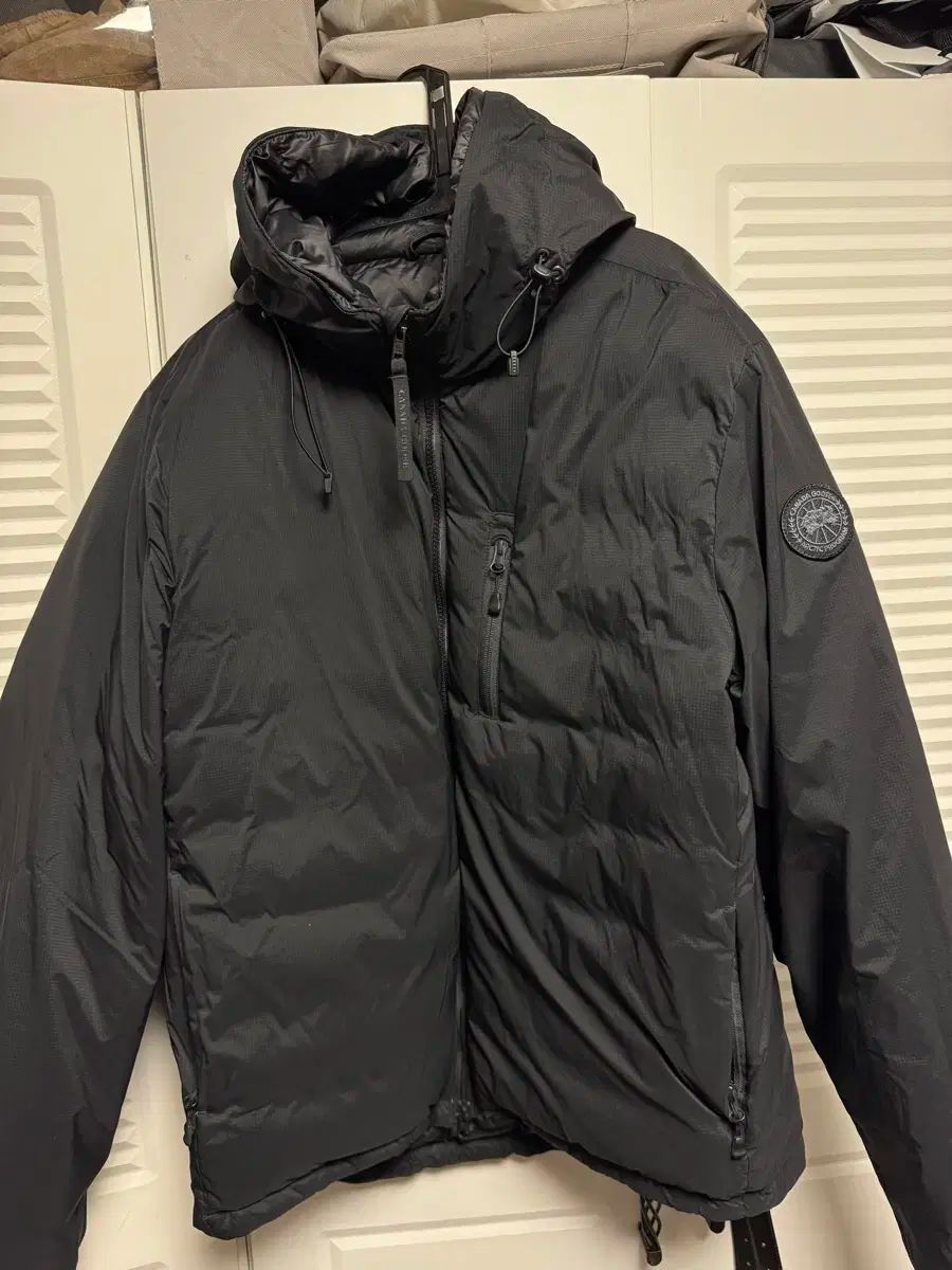 Canada Goose カナダグース ロッジフーディー ブラックエディション