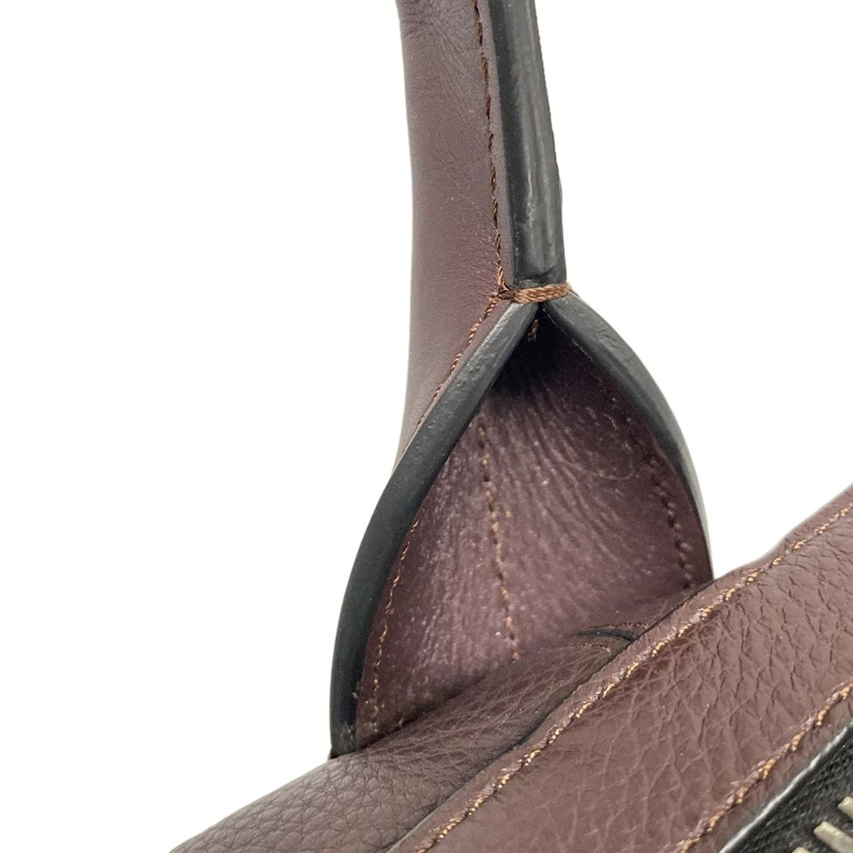 ダークブラウン