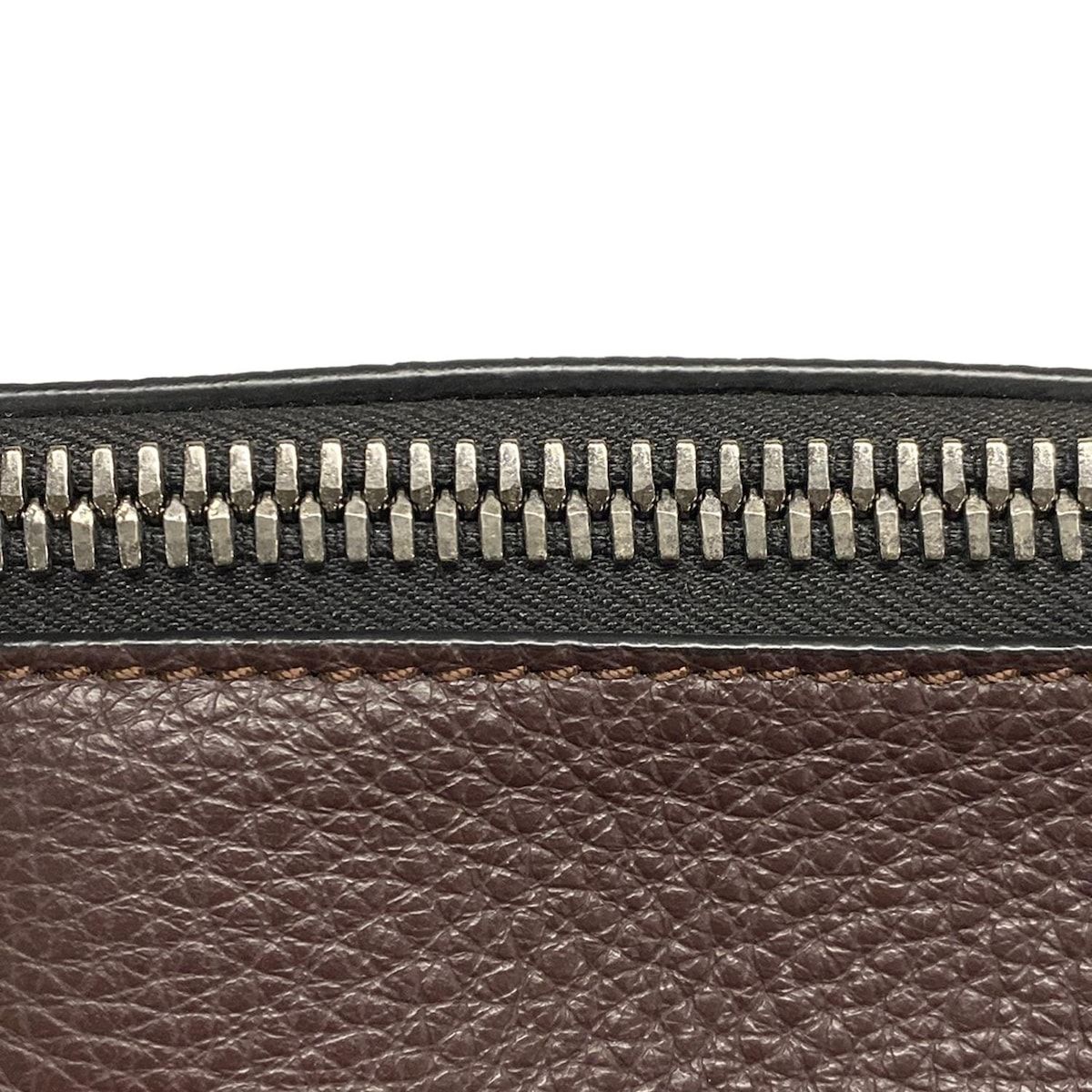 ダークブラウン