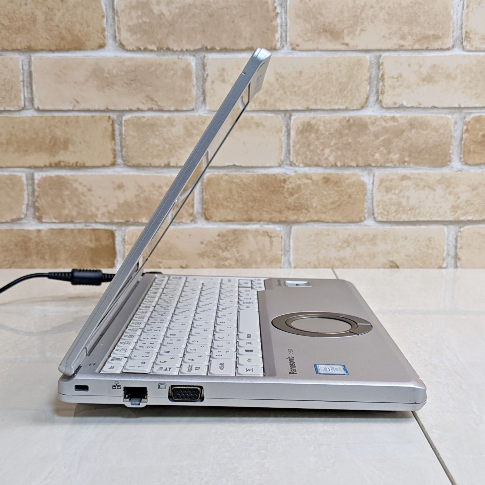 オフィス付き☆SSD256/第7世代i5 レッツノート 小型軽量！windows11