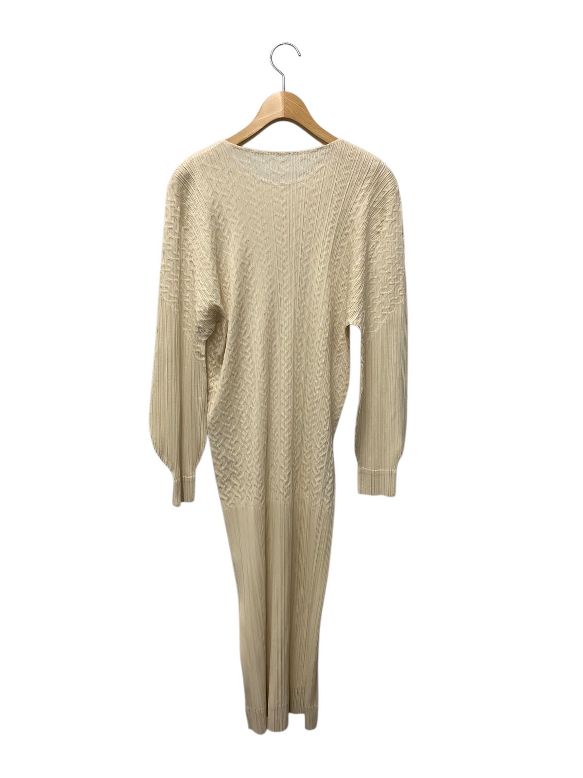 プリーツプリーズイッセイミヤケ ワンピース 3 アイボリー 雪の結晶 エンボス加工