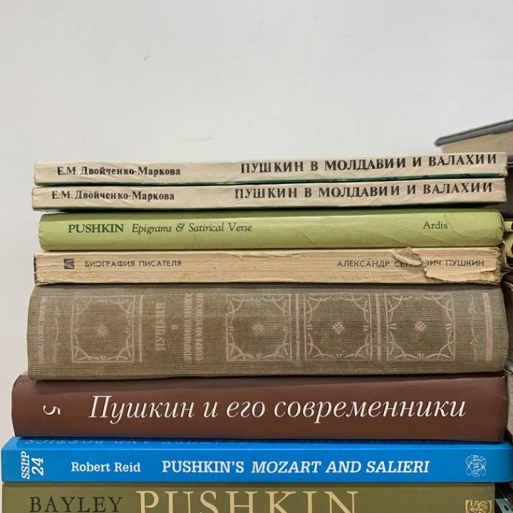 01 ! プーシキンの英語 ロシア語などの洋書 約30冊大量セット 本 文学 文芸 小説 詩人 伝記 物語 文化 作品 歴史 B