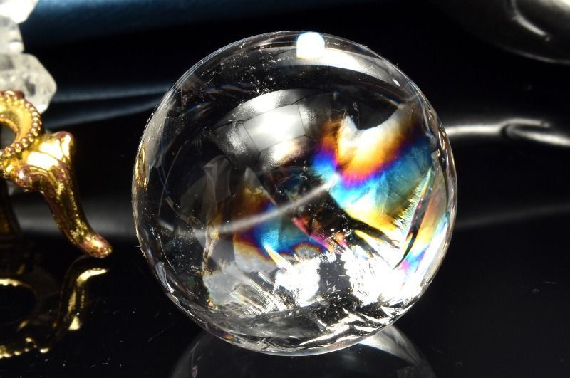 1点物】虹入り レインボー水晶 34mm 丸玉(台座付き) スフィア