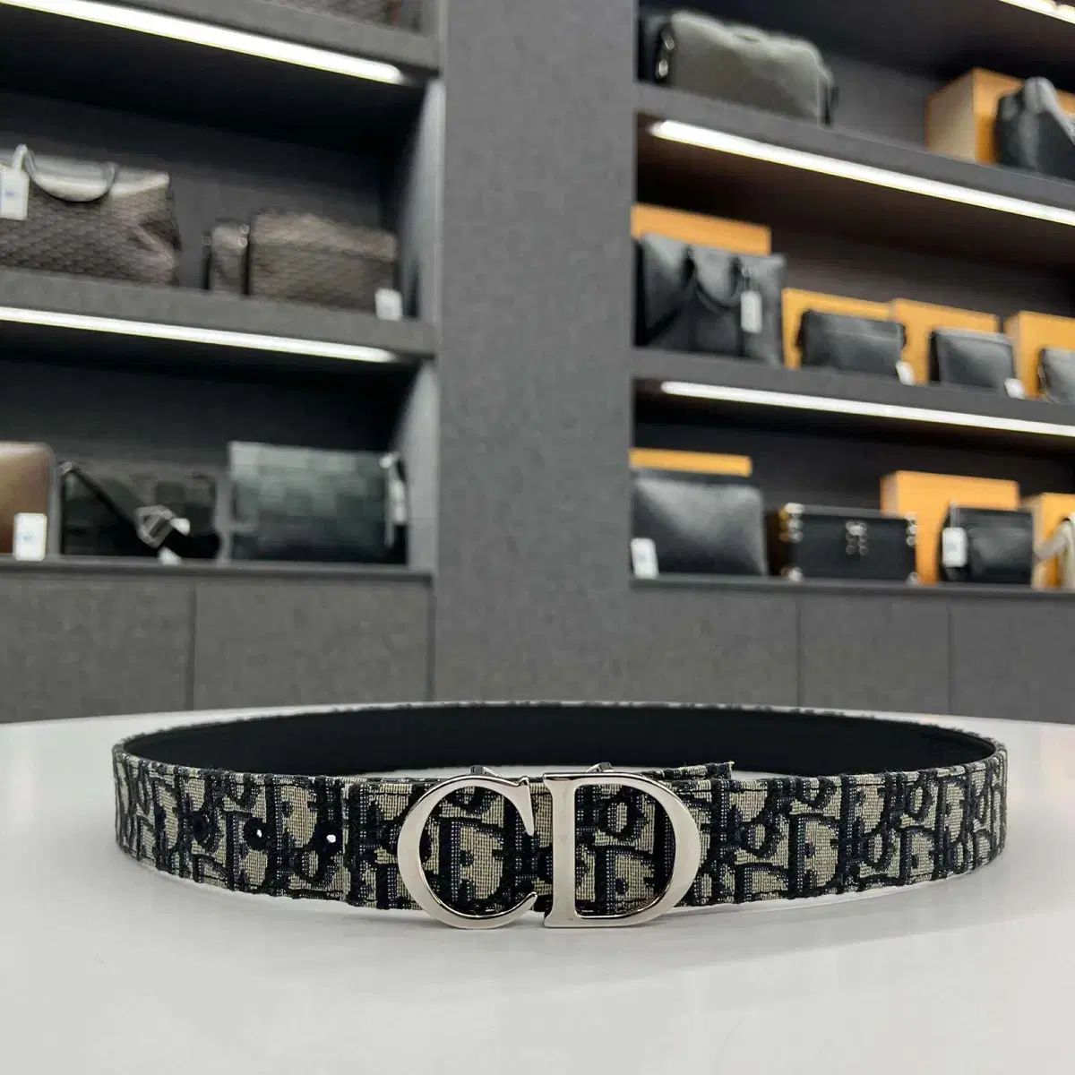 ディオール オブリーク リバーシブル CD バックル ベルト
