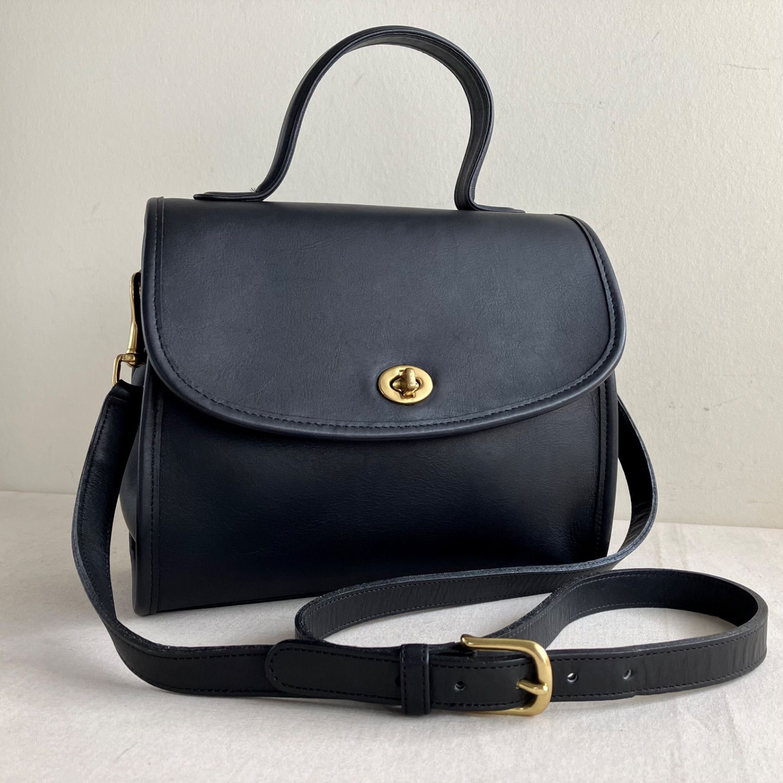 Vintage Coach Manor Bag in Black Leather Top Handle Shoulder Bag