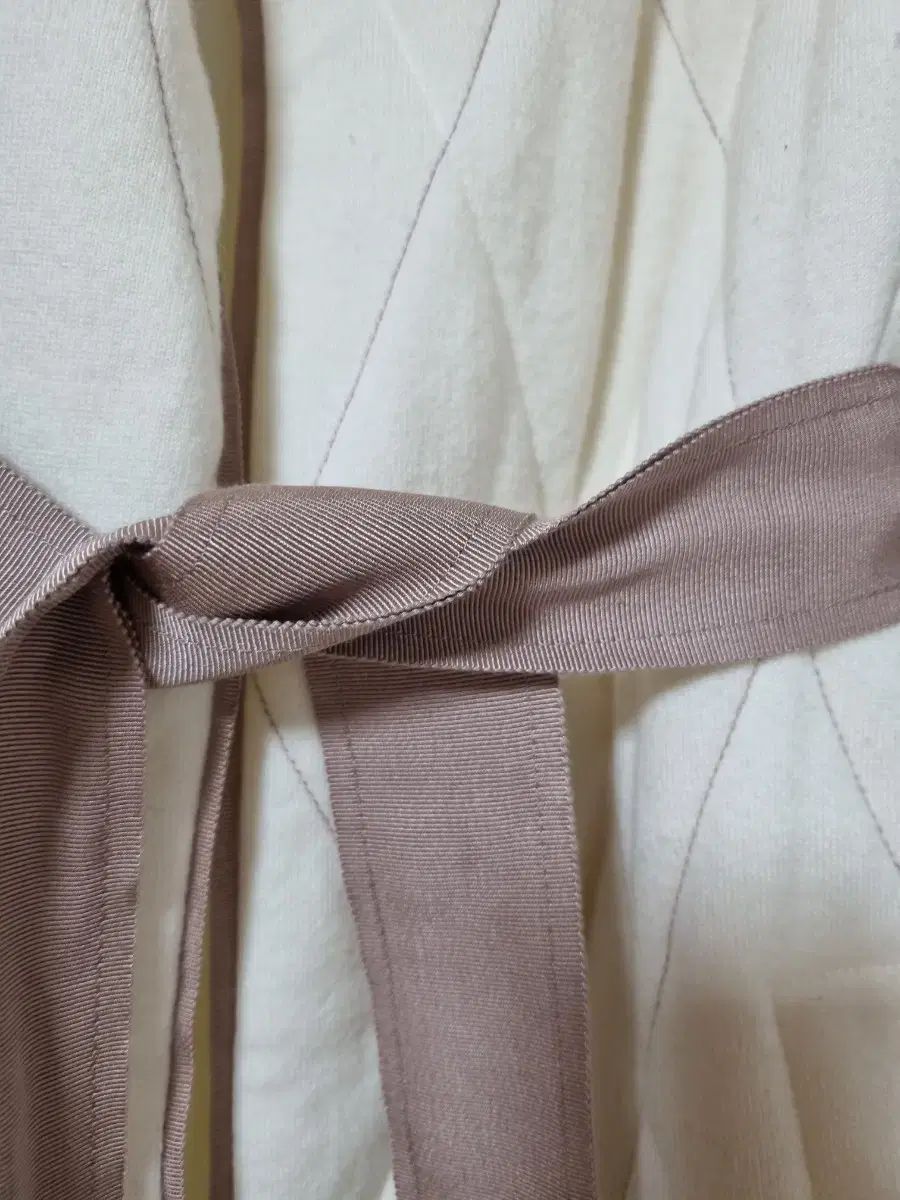 デララナ カシミア100 キルティングロングベスト