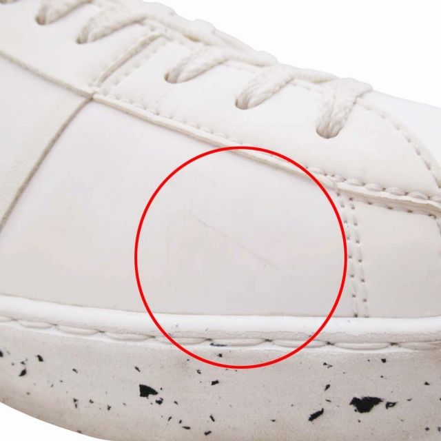 美品 ヴァレンティノガラヴァーニ スニーカー スタッズ　23.5㎝　レザー ヴァレンティノ・ガラヴァーニ(Valentino Garavani)ヴァレンティノ