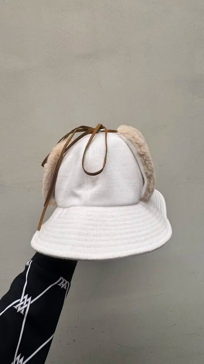  ワック 白 バケットハット ファー 耳あて 帽子 その他 レディースウェア