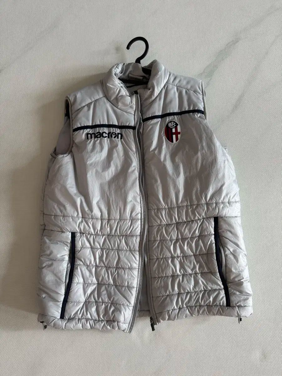 マークロン BFC ダウン ベスト シルバー サッカー