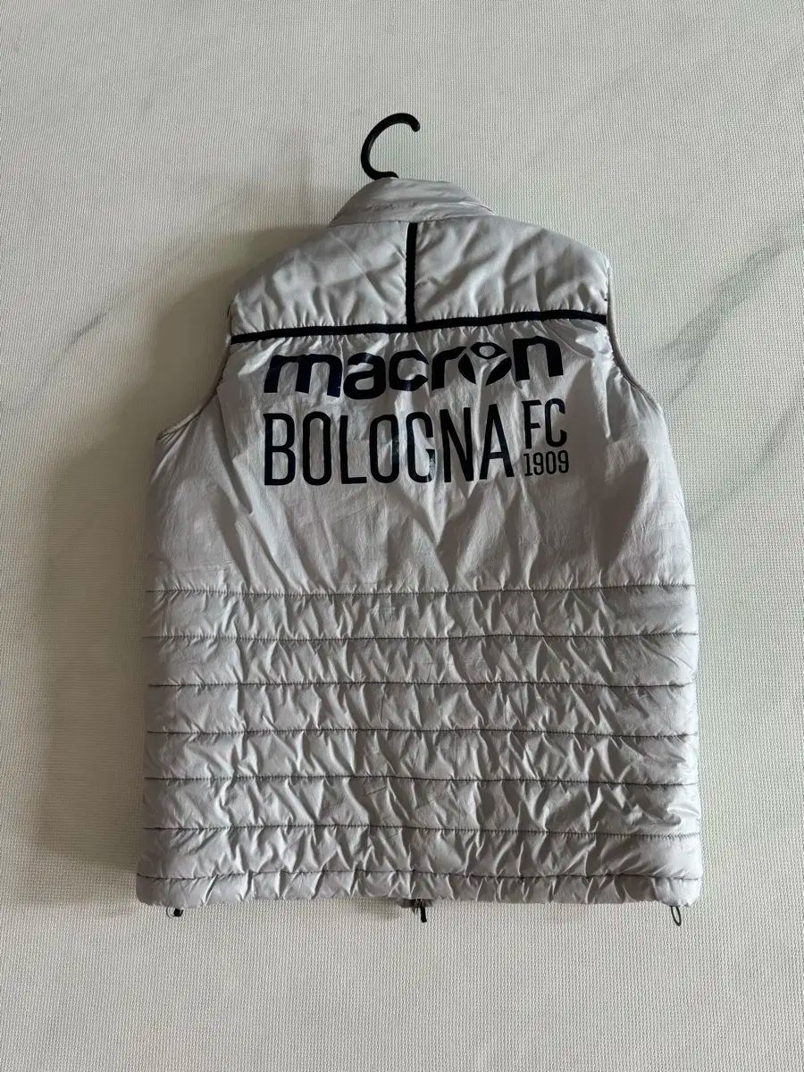 マークロン BFC ダウン ベスト シルバー サッカー