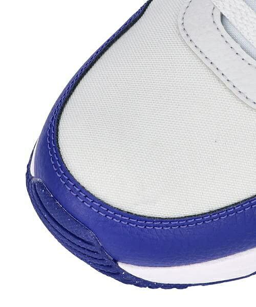 ディープロイヤルブルー