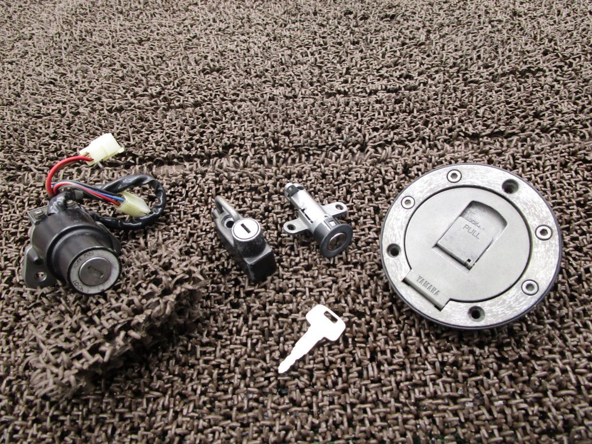 SRX 600 メインキーセット A 8126 タンクキャップ 1 JK ヤマハ キャブ車 動画有 キック
