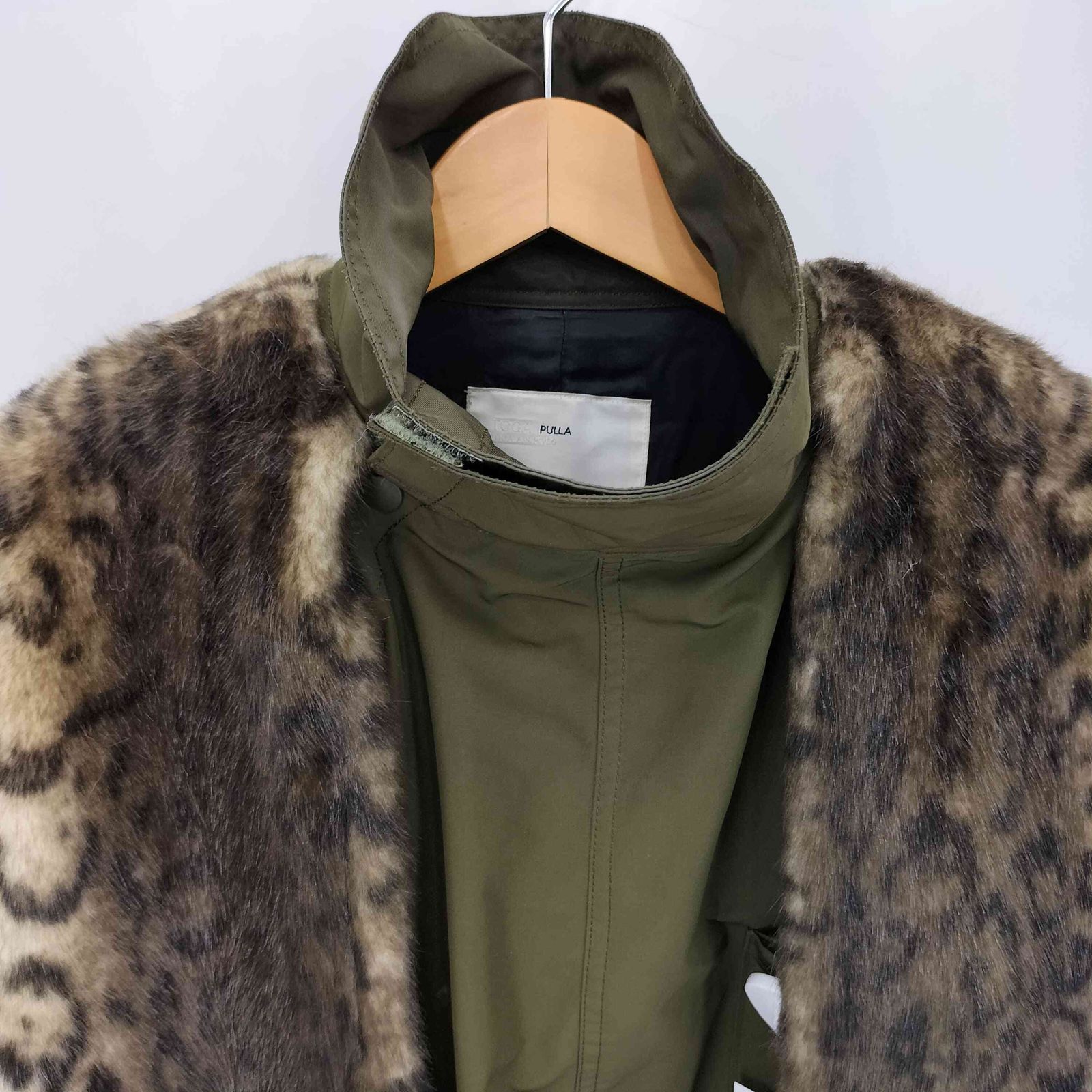 トーガプルラ TOGA PULLA ドッキングレオパード ミリタリーコート