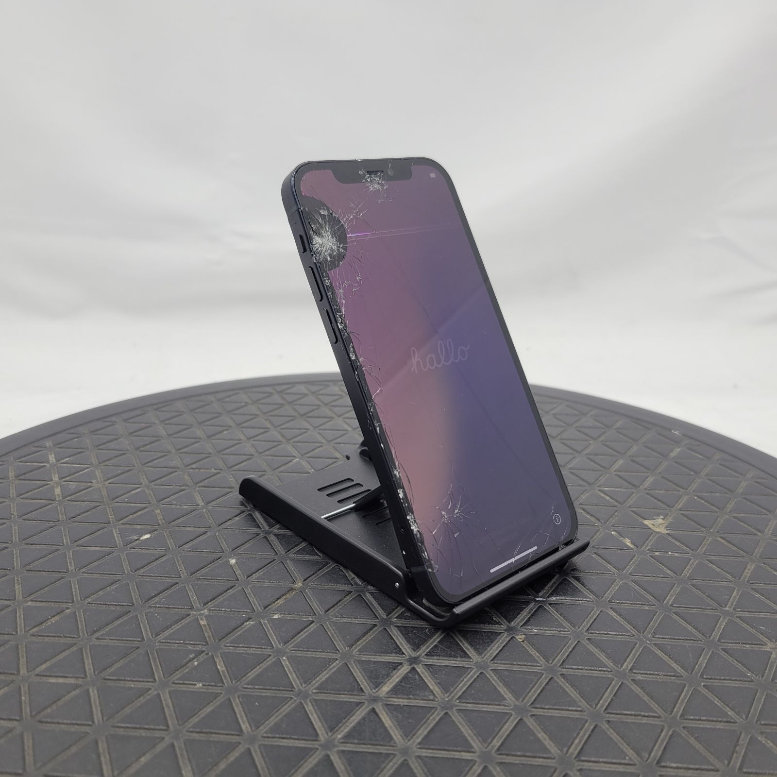 ☆ジャンク/Face ID動作確認済み☆Apple iPhone 12 64GB ブラック 