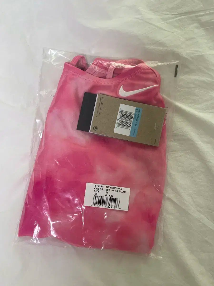 ナイキ ウィスパー カットアウト 26