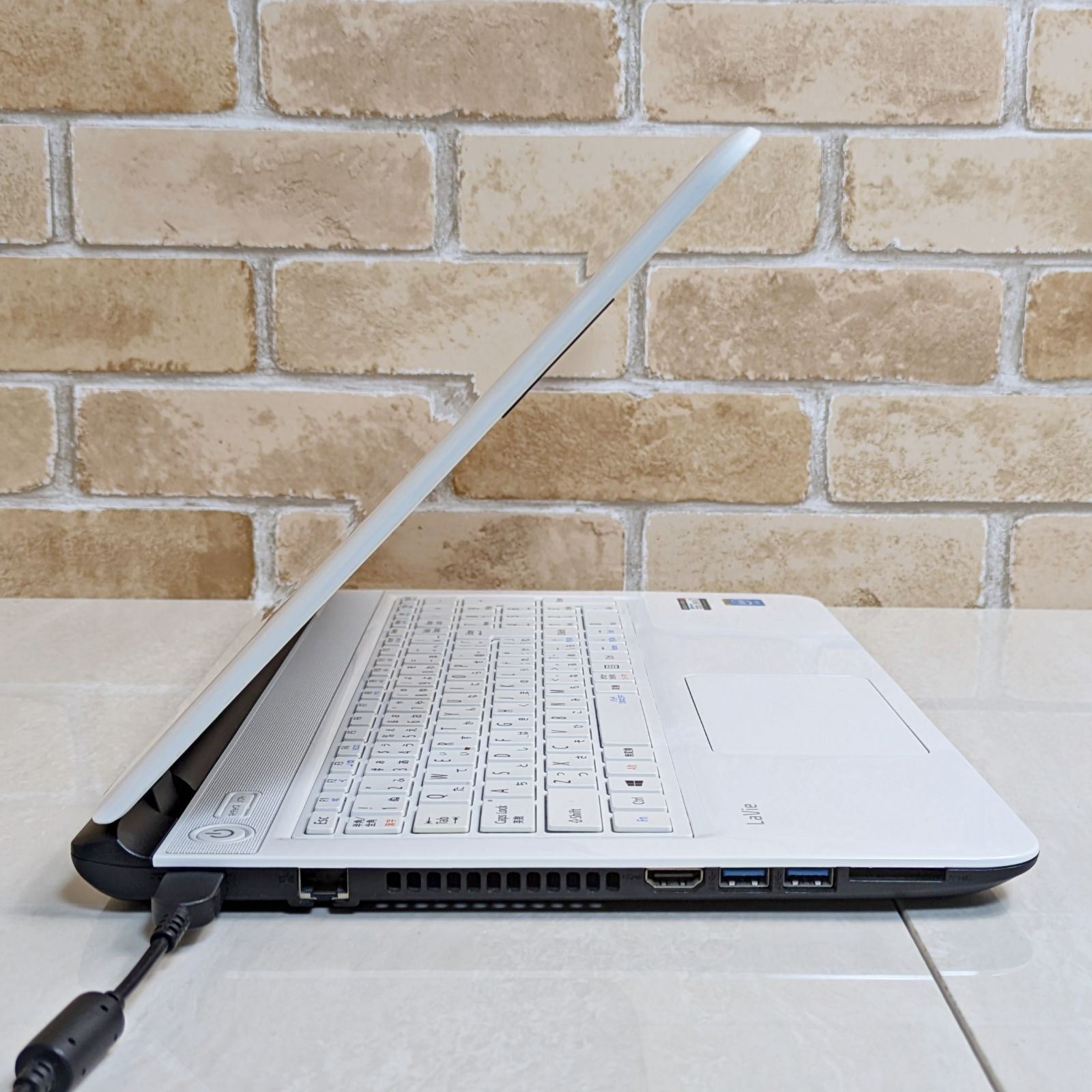 美品☆オフィス付き☆新品SSD/メモリ8G☆初心者OK！Windows11 ノート