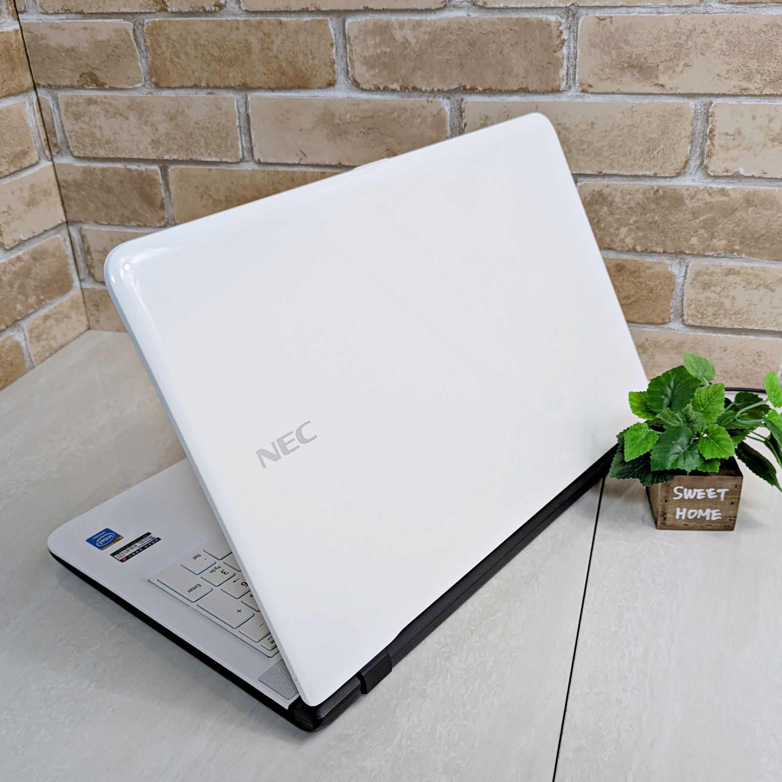 美品☆オフィス付き☆新品SSD/メモリ8G☆初心者OK！Windows11 ノート