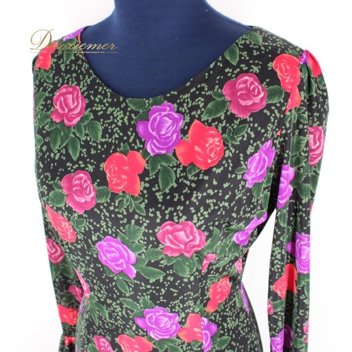 社交ダンス 衣装 ドレス ワンピース レッスンウェア パーティ衣装 女性用 オールシーズン 花柄 黒 赤 紫 緑 ブラック系 レッド系 パープル系 華やかデザイン 伸縮性 おしゃれ ダンスパーティ 講師衣装 フェスティバル ブラックベース