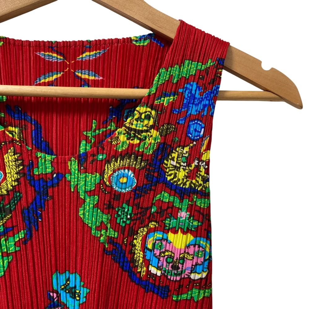 PLEATS PLEASE プリーツプリーズ イッセイミヤケ ドラゴン 総柄 ノースリーブカットソー サイズ3 レッド レディース 古着