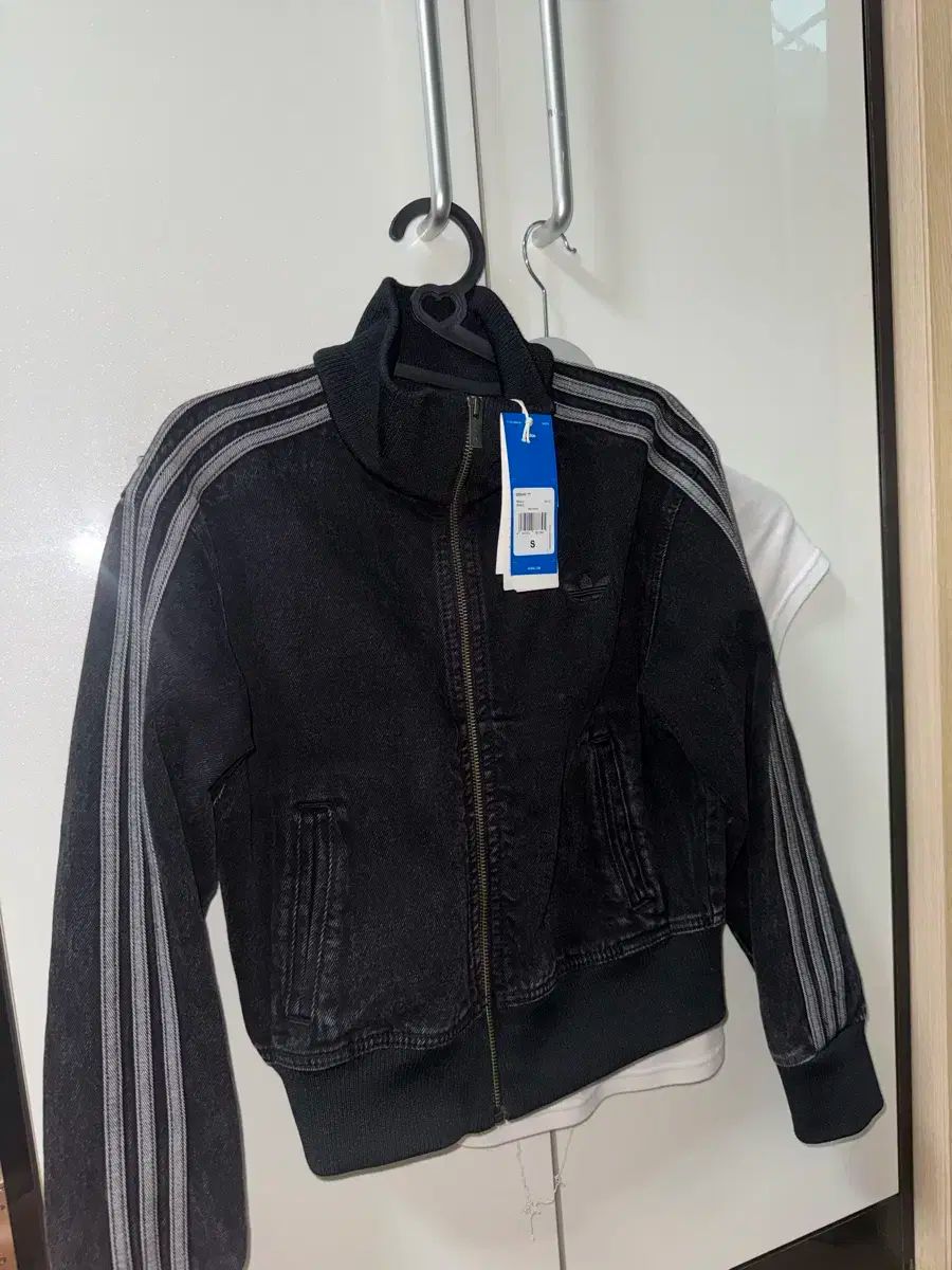 アディダス トラックジャケット ジップアップ