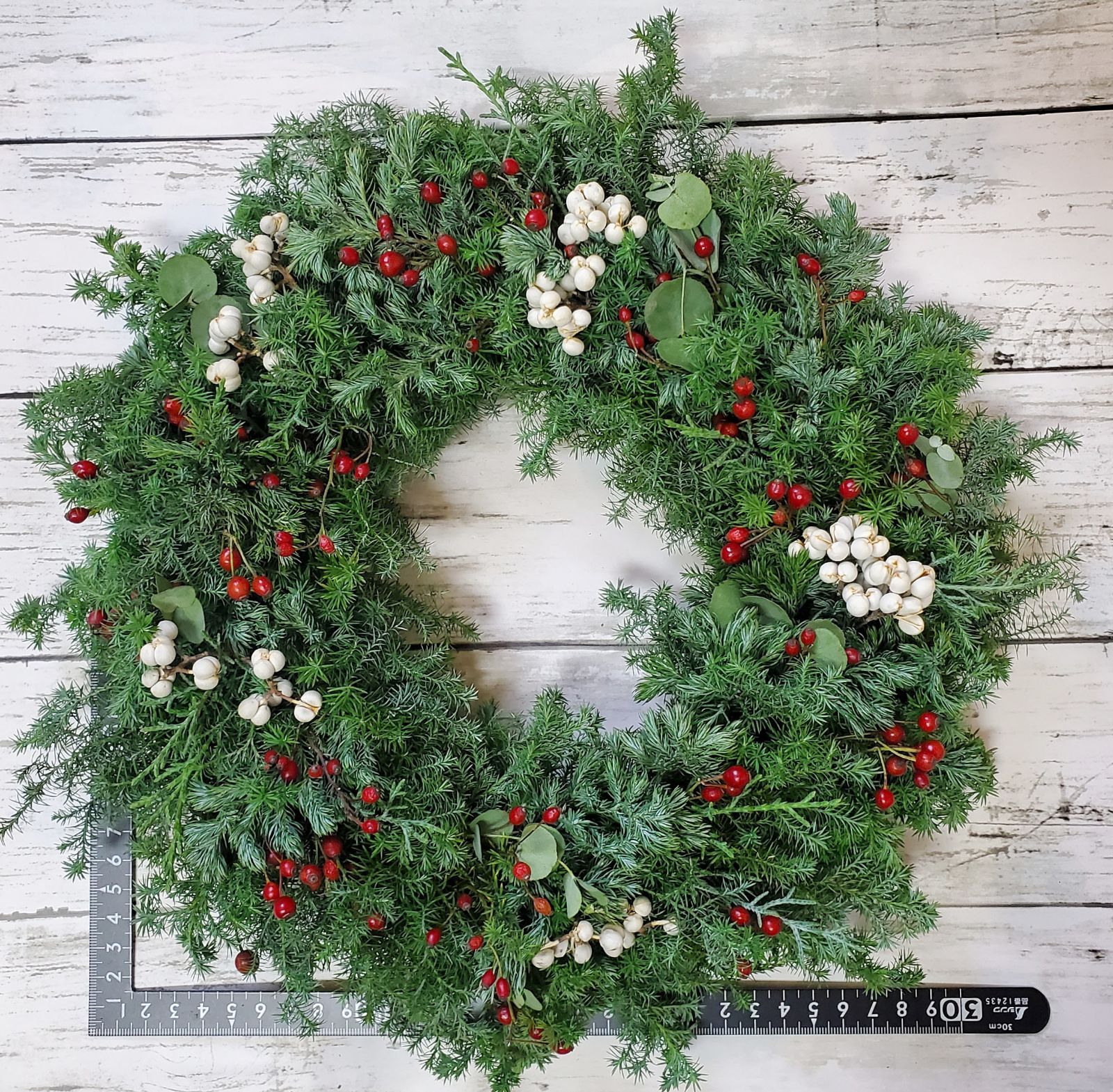 サービス品】4種類のコニファーと野バラの実・ナンキンハゼを使った