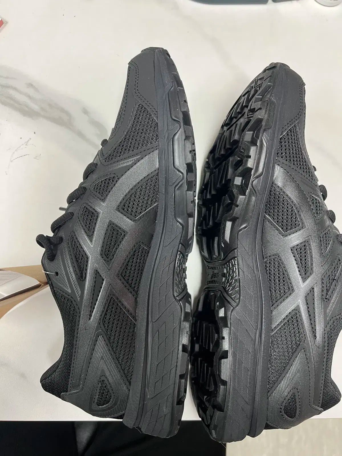 アシックス スニーカー 1021A463-001 26.0cm