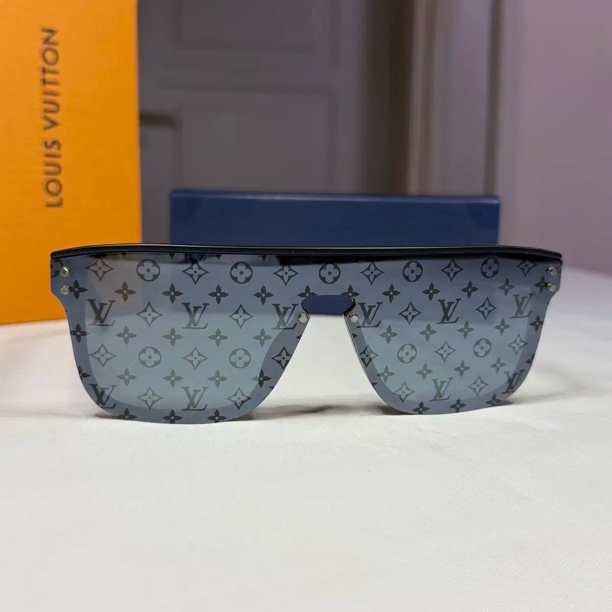 Louis Vuitton LV モノグラム ワイメア サングラス Z 1082 E