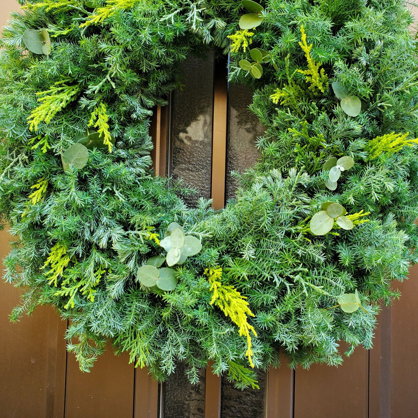 ふわふわ6種類のコニファーリース ヒムロスギ ブルーアイス ユーカリ