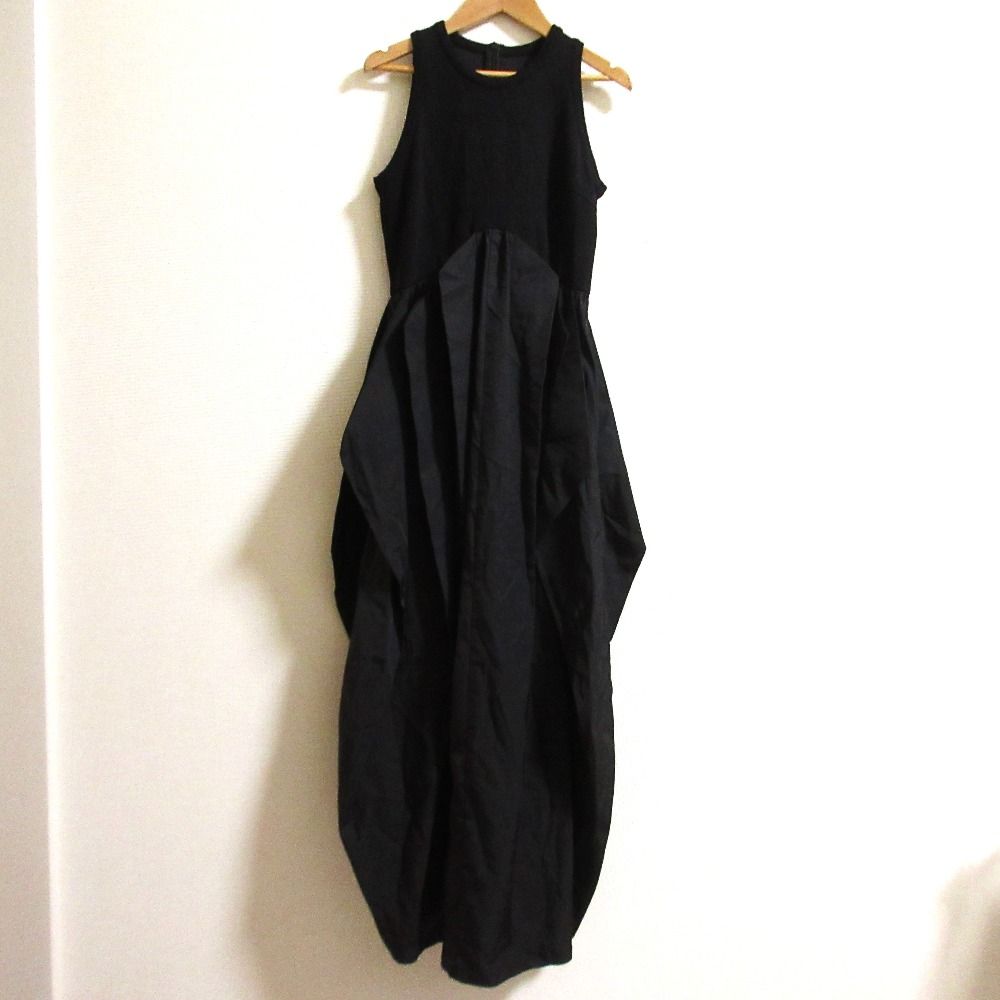 25AW UN3D. アンスリード カーブライン タック ノースリーブ ワンピース 522530300201 サイズ38 ブラック レディース 古着