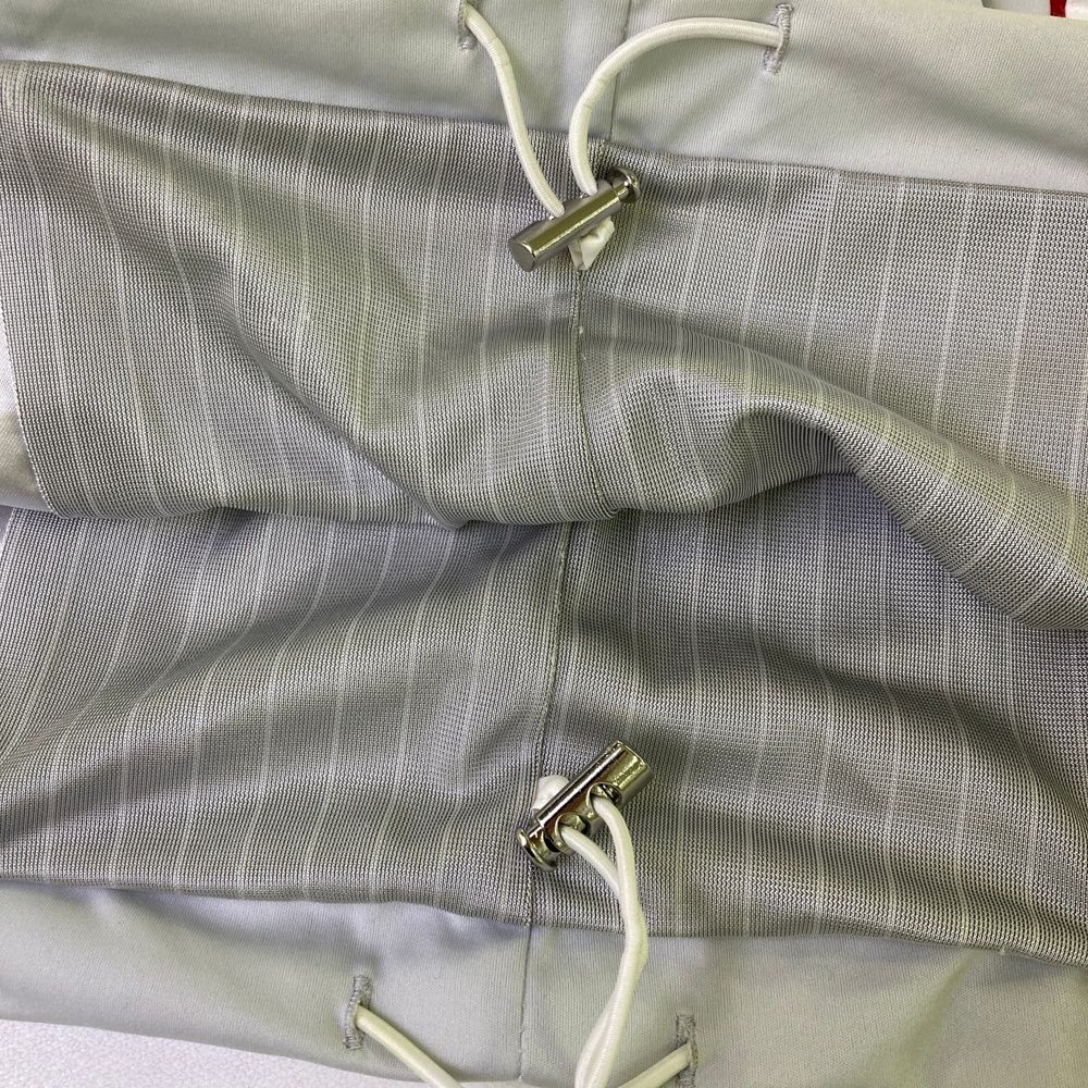 ★サイズ 6★ RUSSELUNO ラッセルノ ゴルフ 中綿入り ジャケット 白 Russeluno ラッセルノ 2WAYダウンジャケット 白×黒 内側ルチャマスク