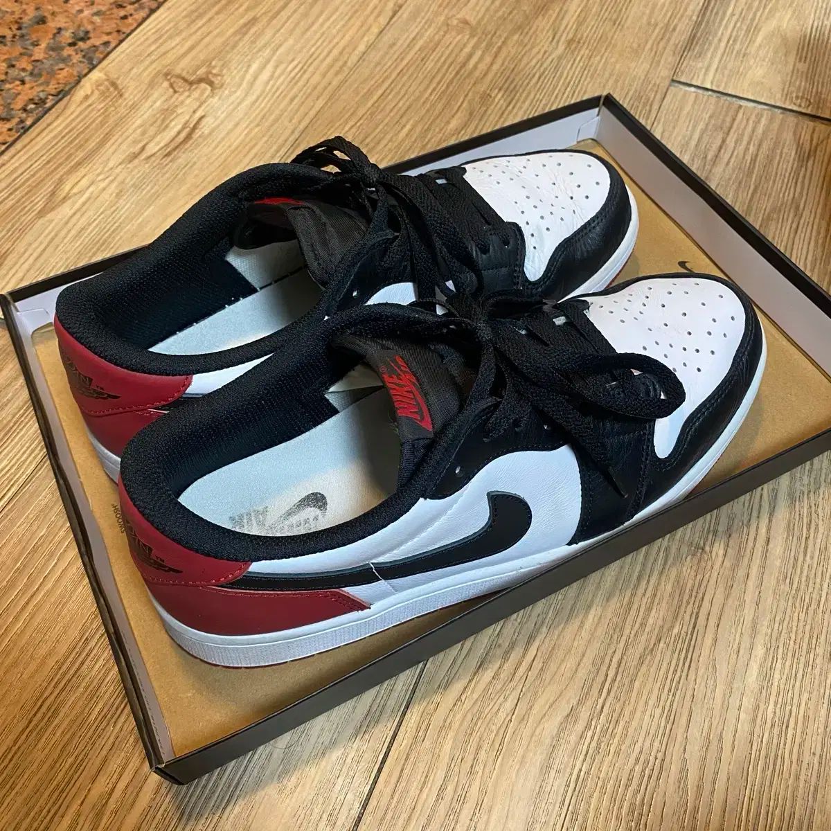 ナイキ ジョーダン1 レトロ ロー ブラックトゥ 280