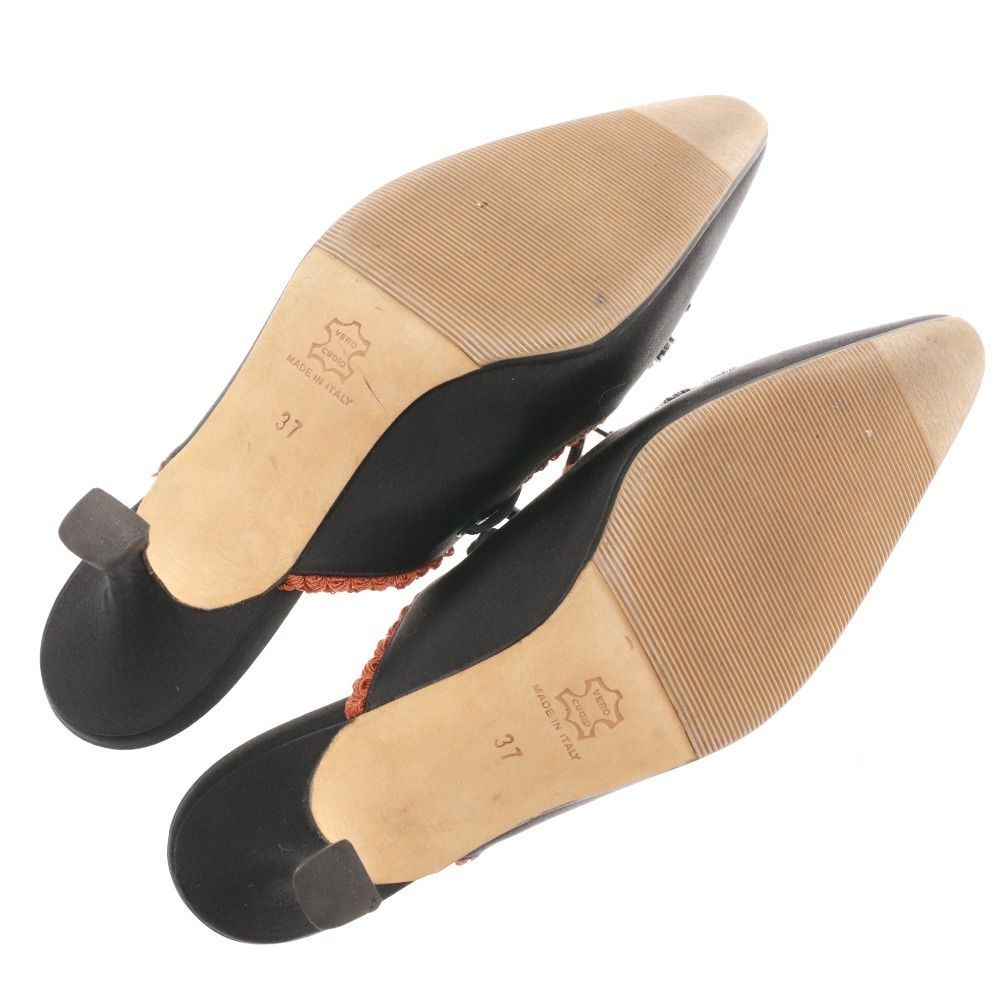 マノロブラニク サンダル