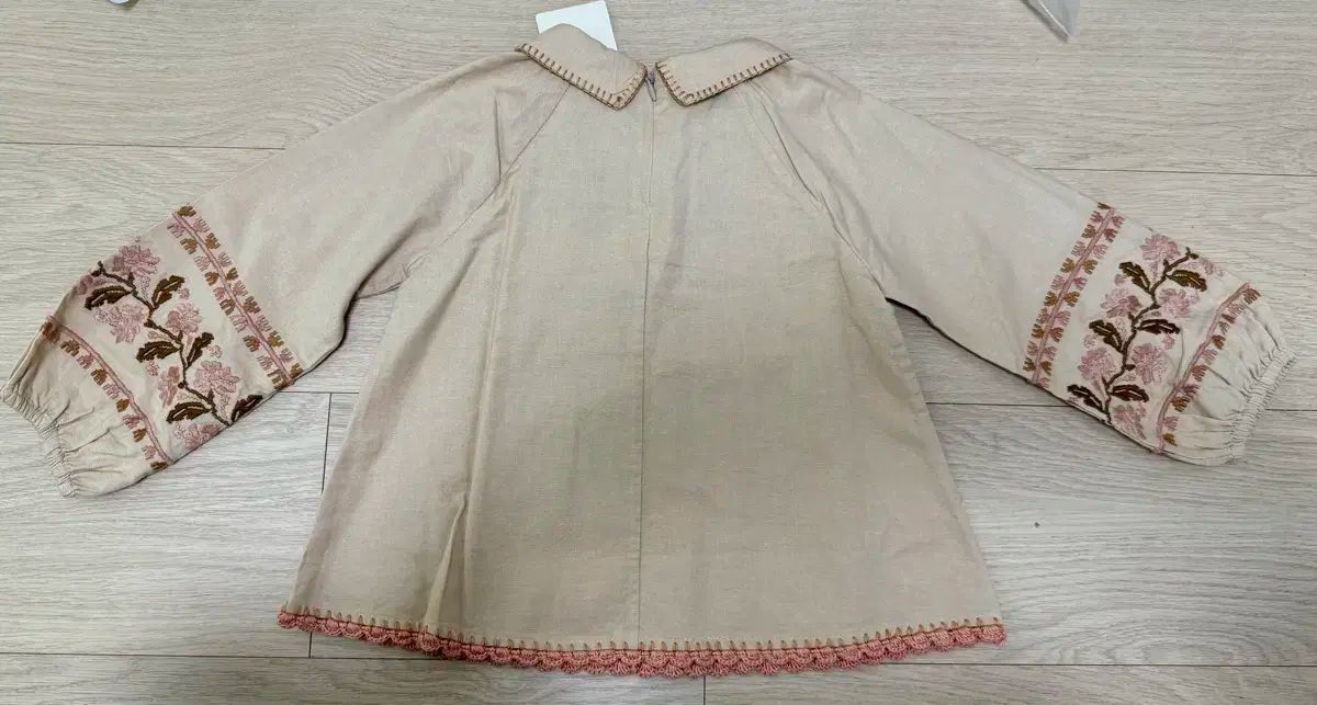  アポリーナ キッズ ジョアン ブラウス Joan Blouse - Almond 3-5 Tシャツ トップス