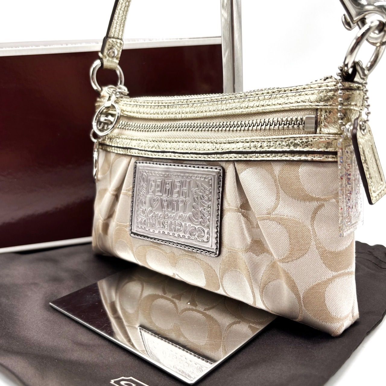 良品】 coach コーチ poppy シグネチャー ベージュ シルバー