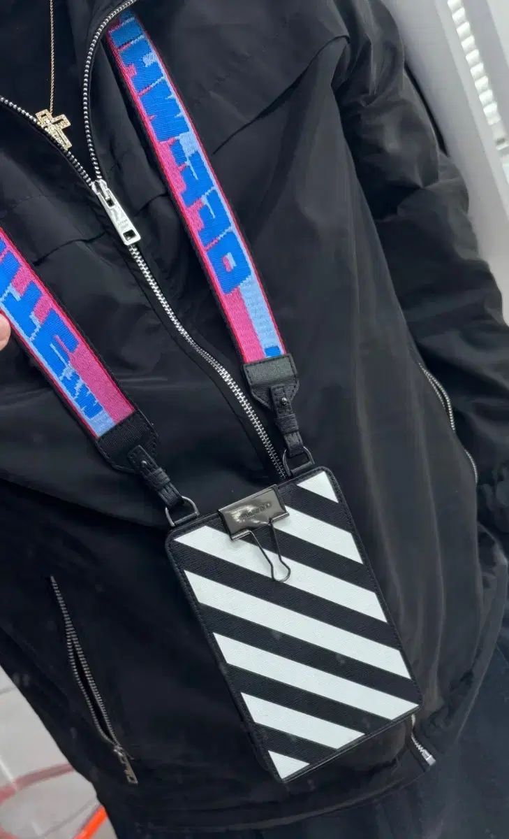 オフホワイト ストライプ クロスバック