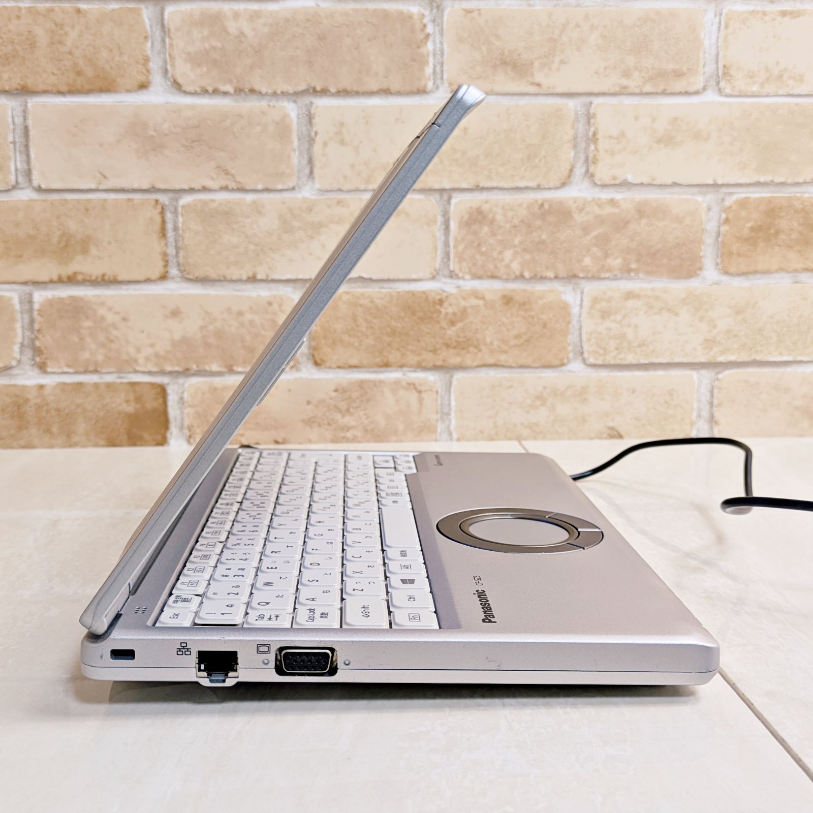 オフィス付き☆SSD爆速/第7世代i5 レッツノート 小型軽量！windows11