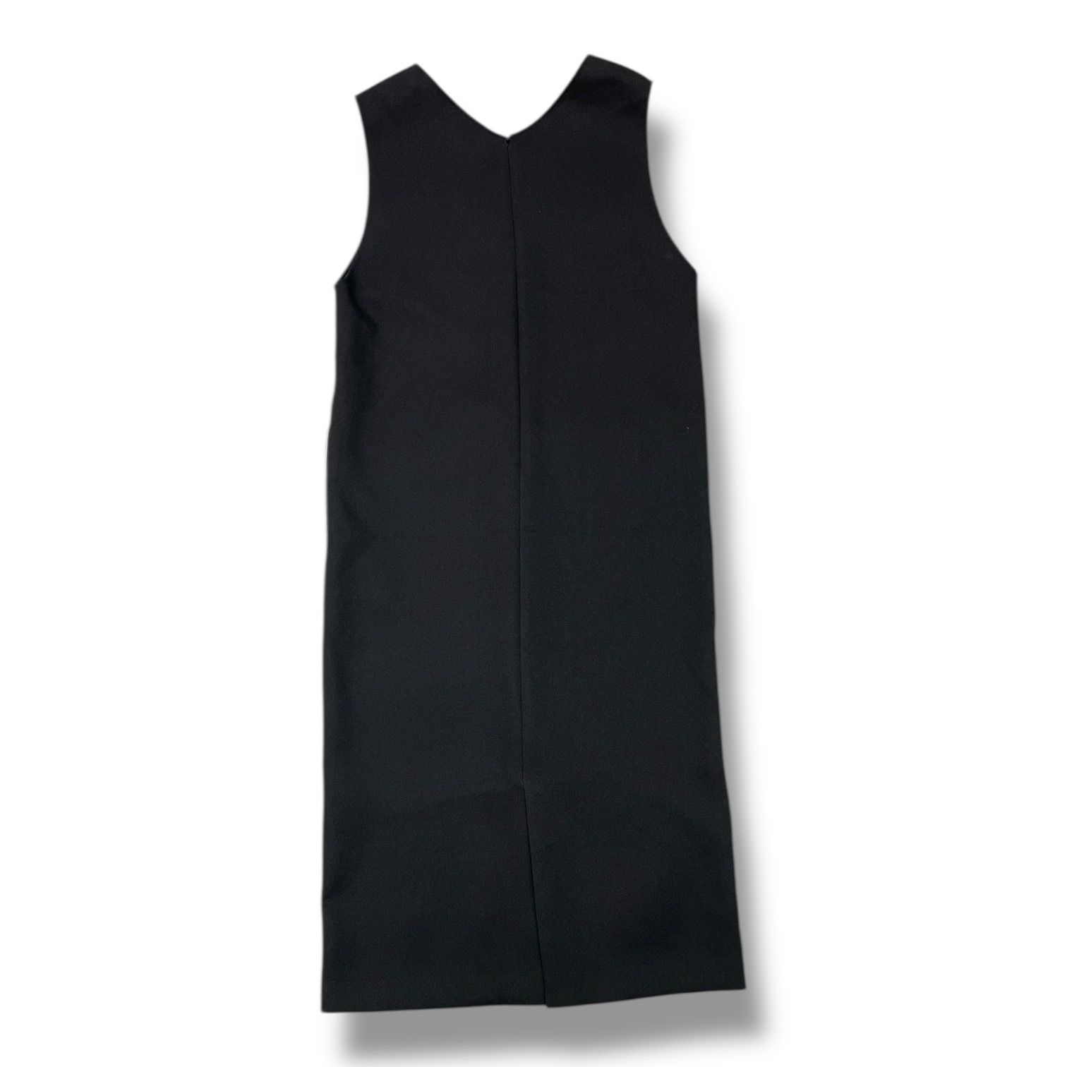 Vネック 後ろファスナー