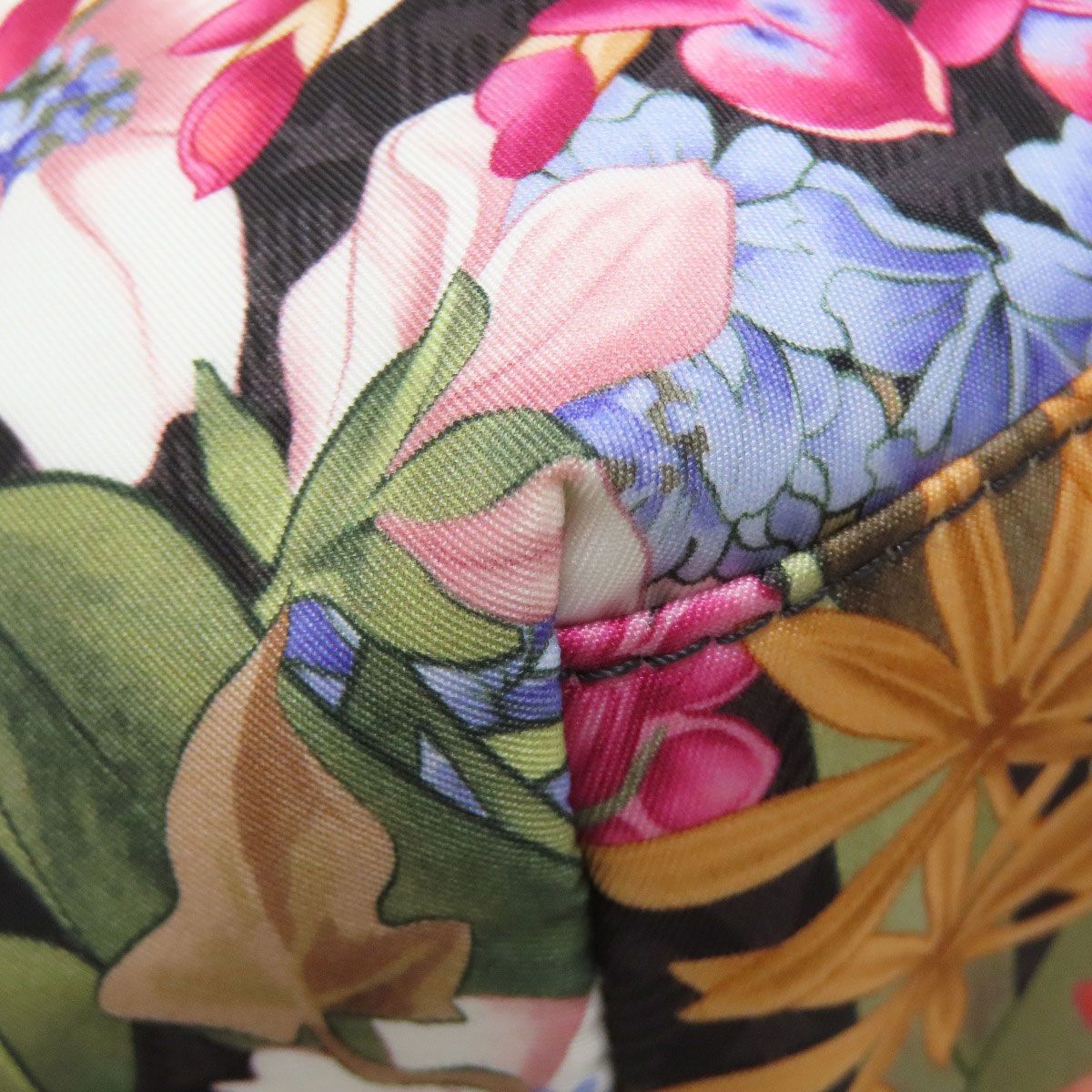 サルヴァトーレフェラガモ フラワー