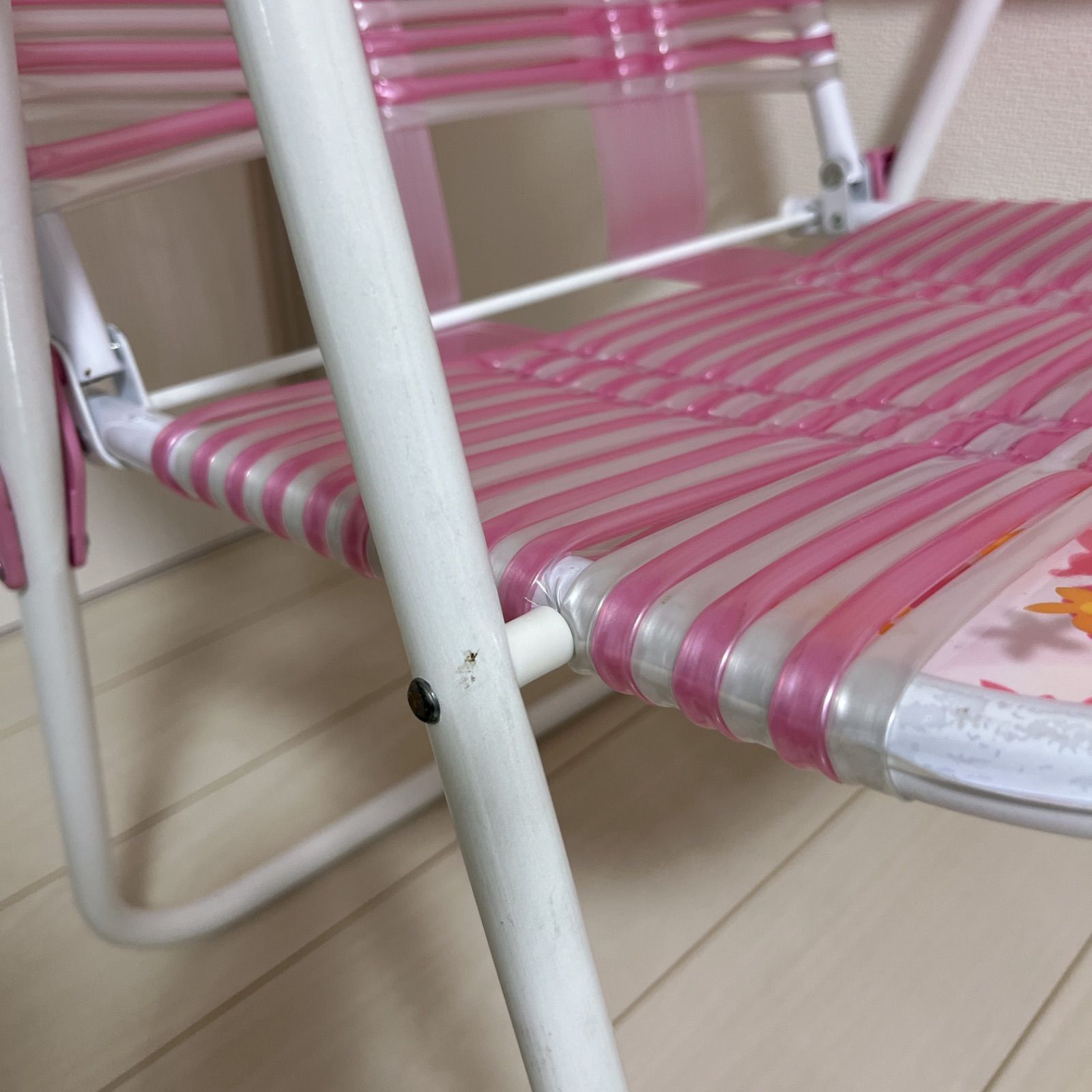 希少】サンリオ ハローキティ ビーチチェア 日焼けキティ 折りたたみ