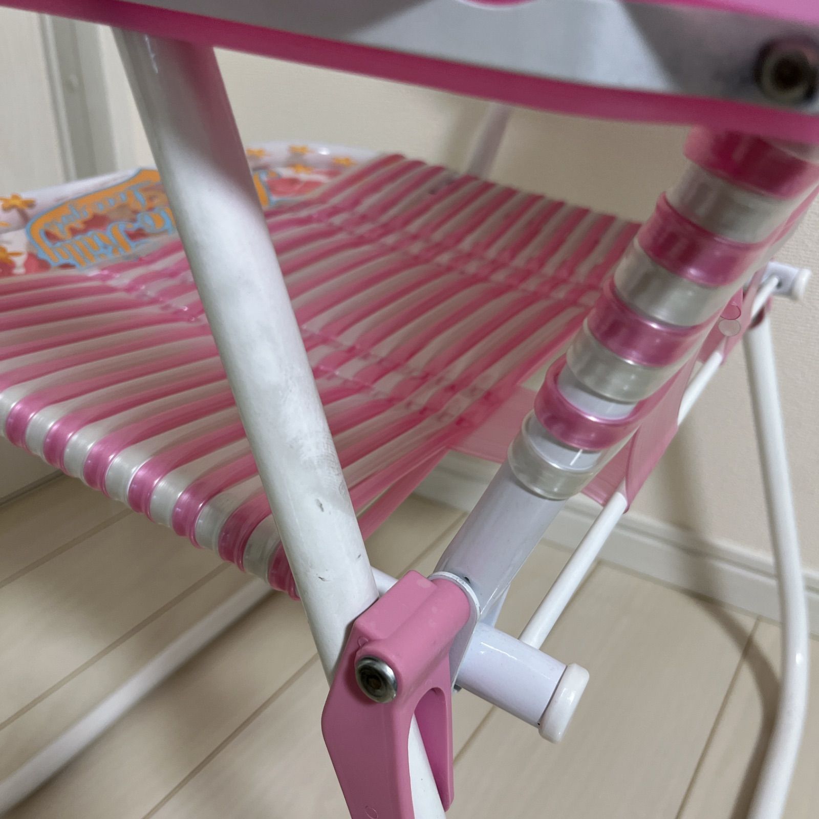 希少】サンリオ ハローキティ ビーチチェア 日焼けキティ 折りたたみ