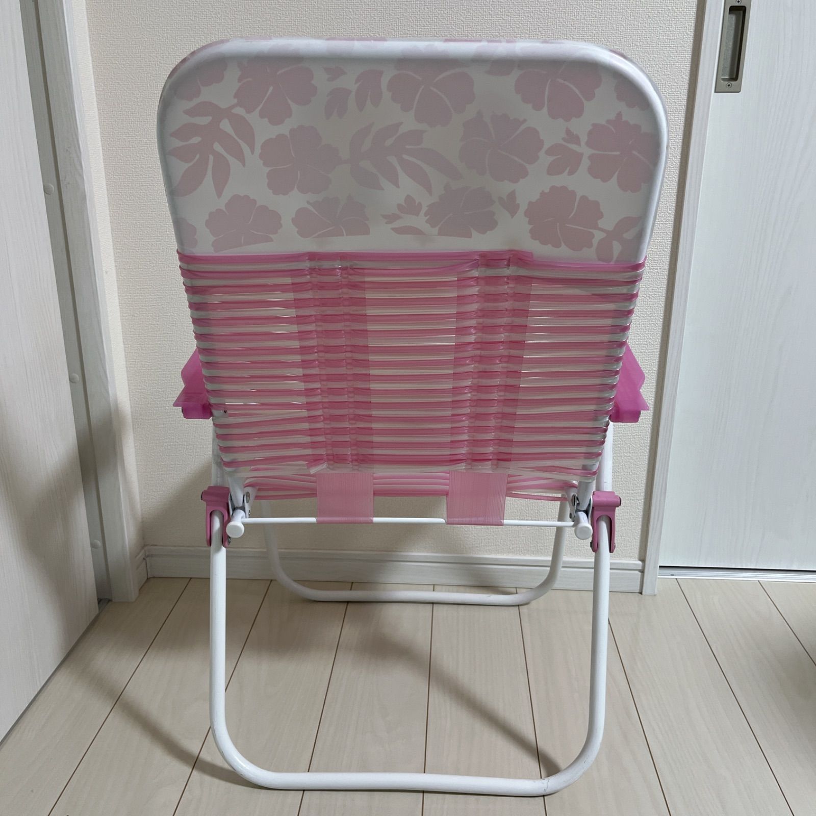 希少】サンリオ ハローキティ ビーチチェア 日焼けキティ 折りたたみ